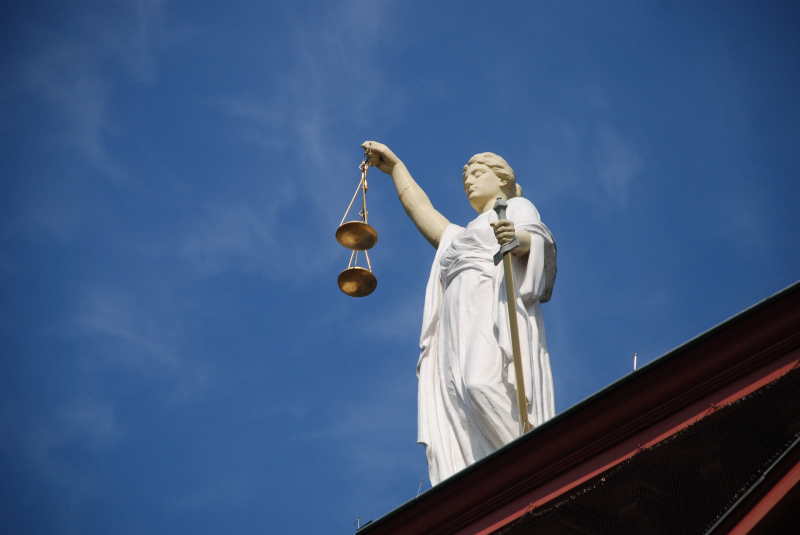 Ubezpieczenie ochrony prawnej pomoże w sądzie